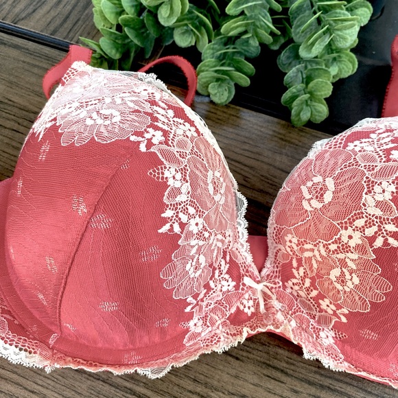 Avenue lace bra 44C - Picture 2 of 4